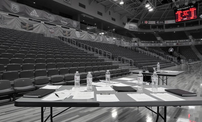 The Star Who Won't Sign